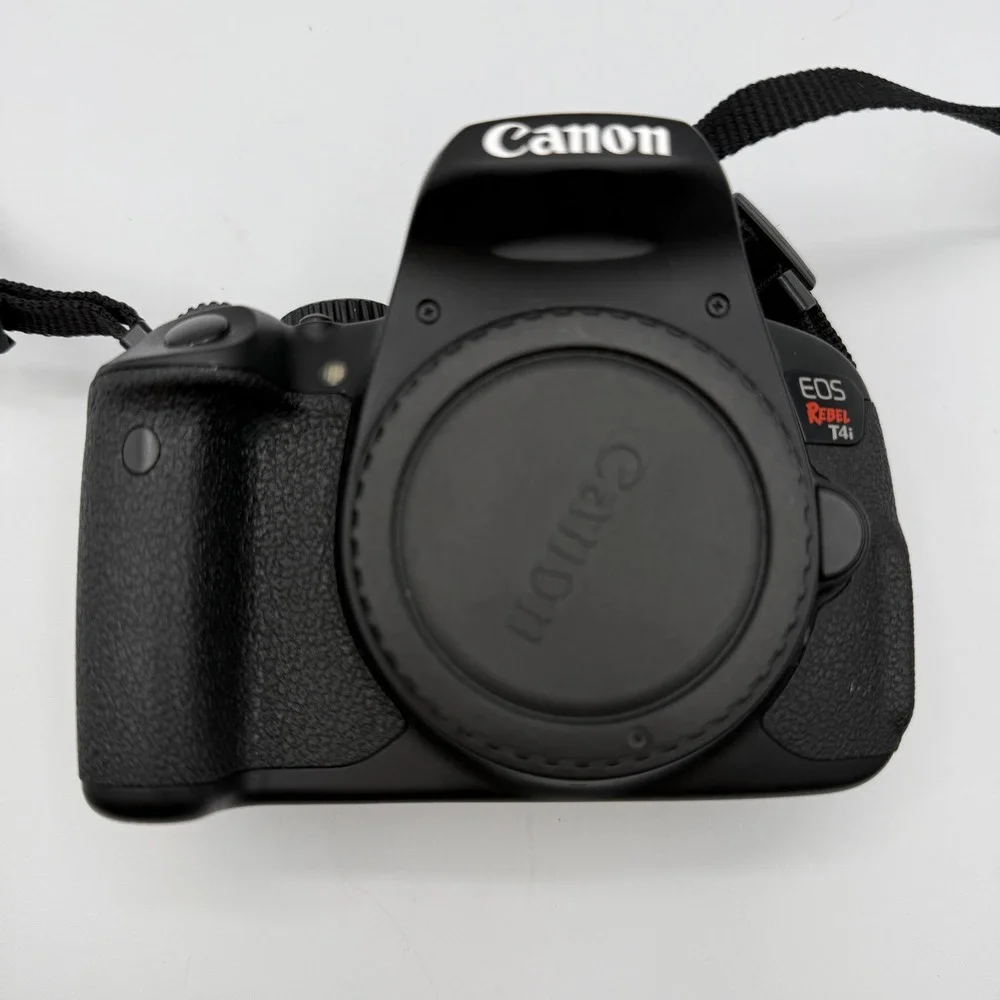 Canon EOS Rebel T4i DSLR Camera w/ EF-S 18-55mm IS II Lens Kit Bundle